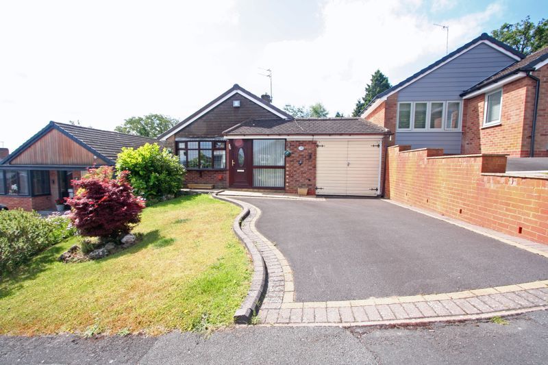 2 bed detached bungalow for sale in Stourbridge, Wollaston, Wolverley Avenue DY8, £360,000