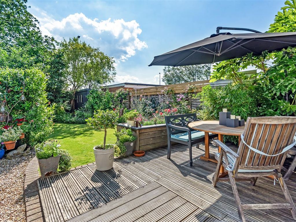 3 bed property for sale in Wood End Green Road, Hayes UB3, £595,000