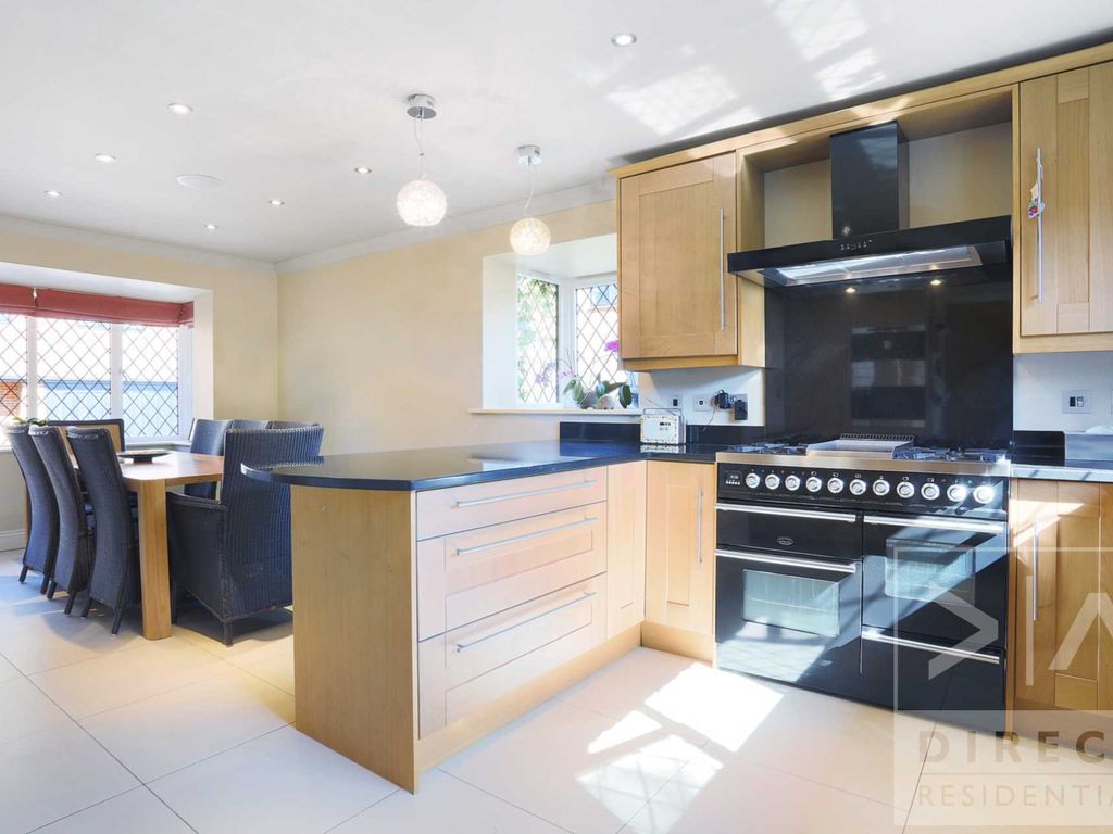 6 bed detached house to rent in Park Lane, Ashtead KT21, £4,100 pcm