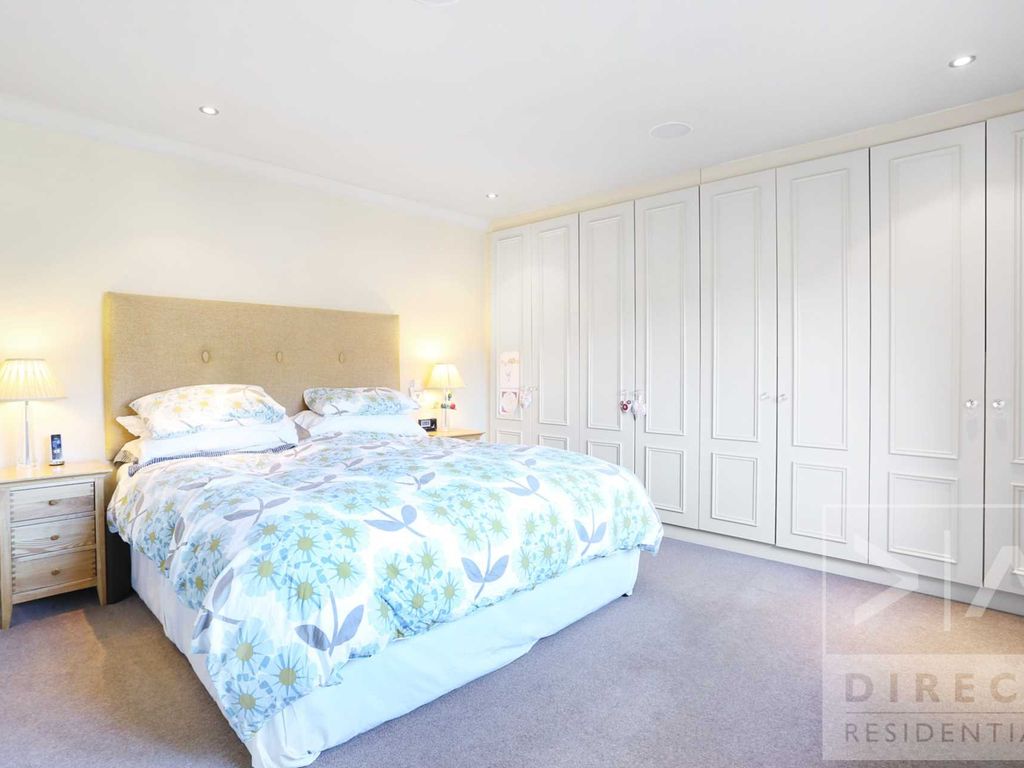 6 bed detached house to rent in Park Lane, Ashtead KT21, £4,100 pcm