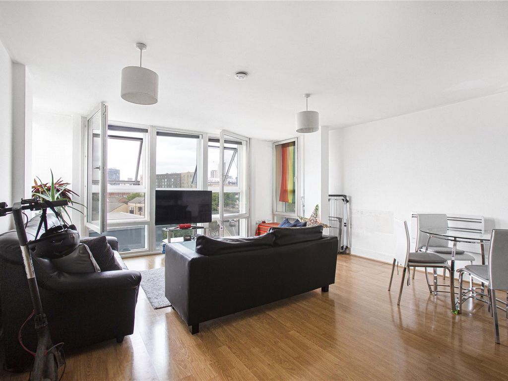 2 bed flat for sale in Wealden House, Capulet Square, London E3, £385,000