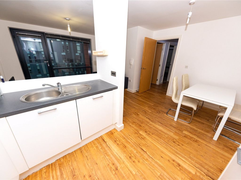 3 bed flat to rent in The Gallery, 14 Plaza Boulevard, Liverpool L8, £1,375 pcm