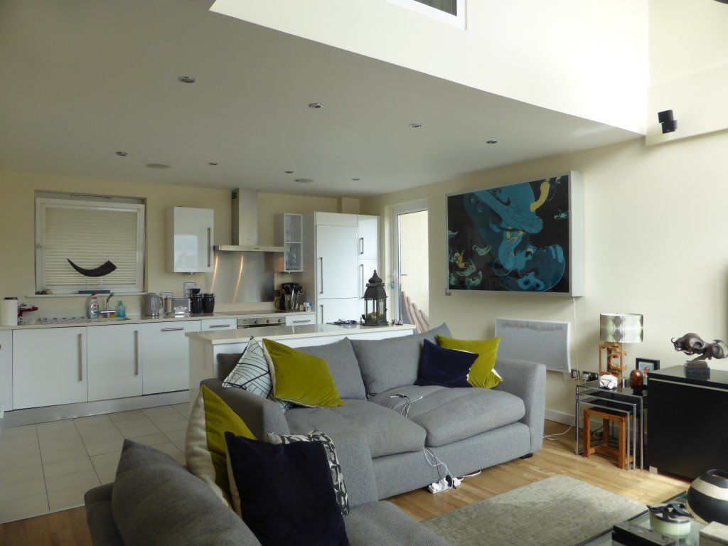 3 bed flat to rent in Fleet Street, Brighton BN1, £2,900 pcm