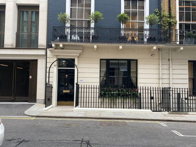 Office to let in Bolton Street, London W1J, £6,600 pa