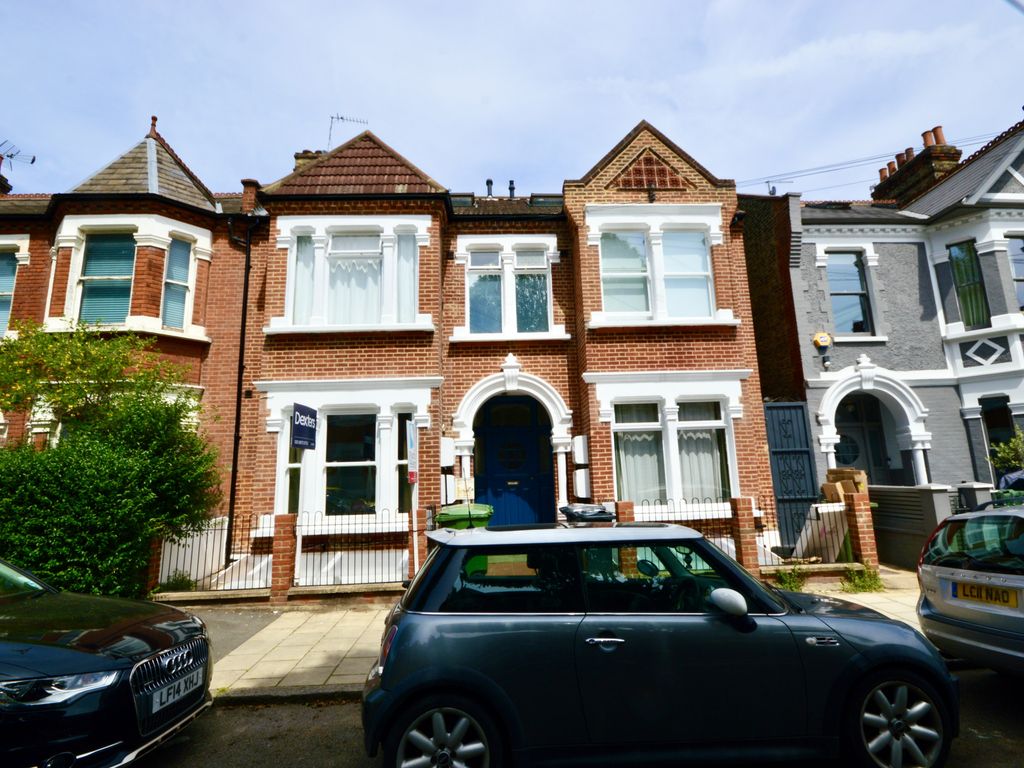 3 bed maisonette for sale in Englewood Road, London SW12, £600,000