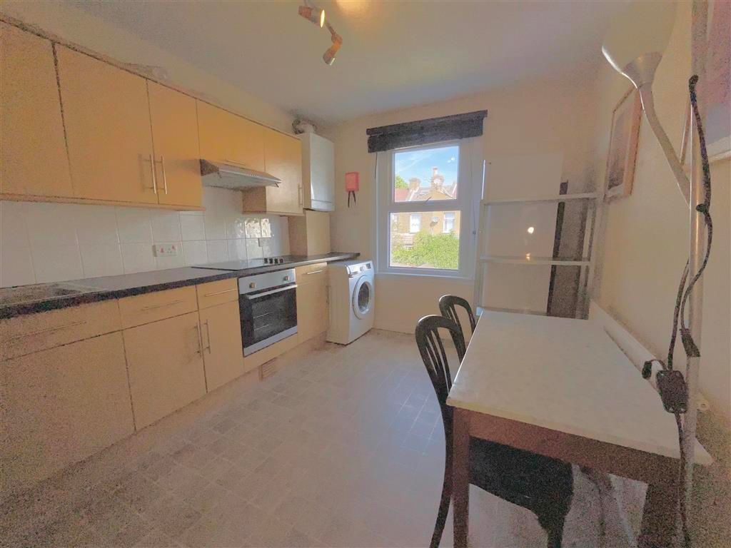1 bed maisonette for sale in Frith Road, London E11, £310,000