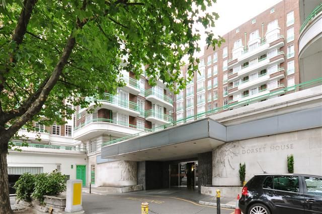 2 bed flat for sale in Gloucester Place, Baker Street, London NW1, £799,950