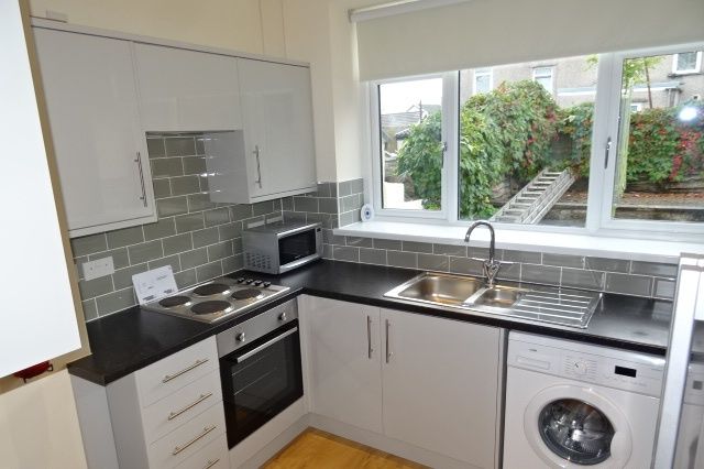 5 bed terraced house to rent in Gwyn Street, Treforest, Pontypridd CF37, £355 pppm