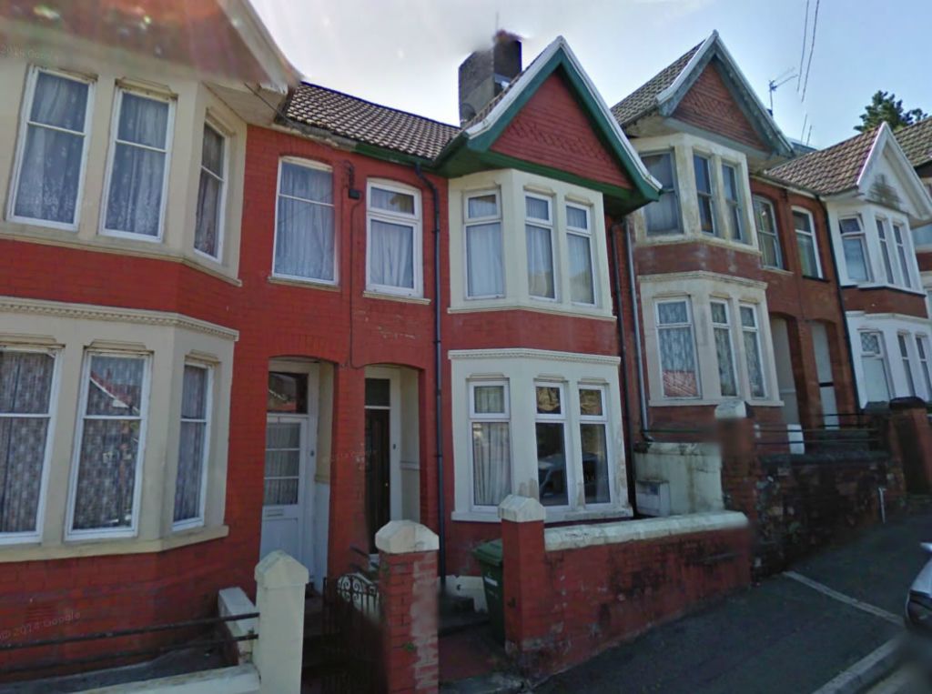 5 bed terraced house to rent in Gwyn Street, Treforest, Pontypridd CF37, £355 pppm