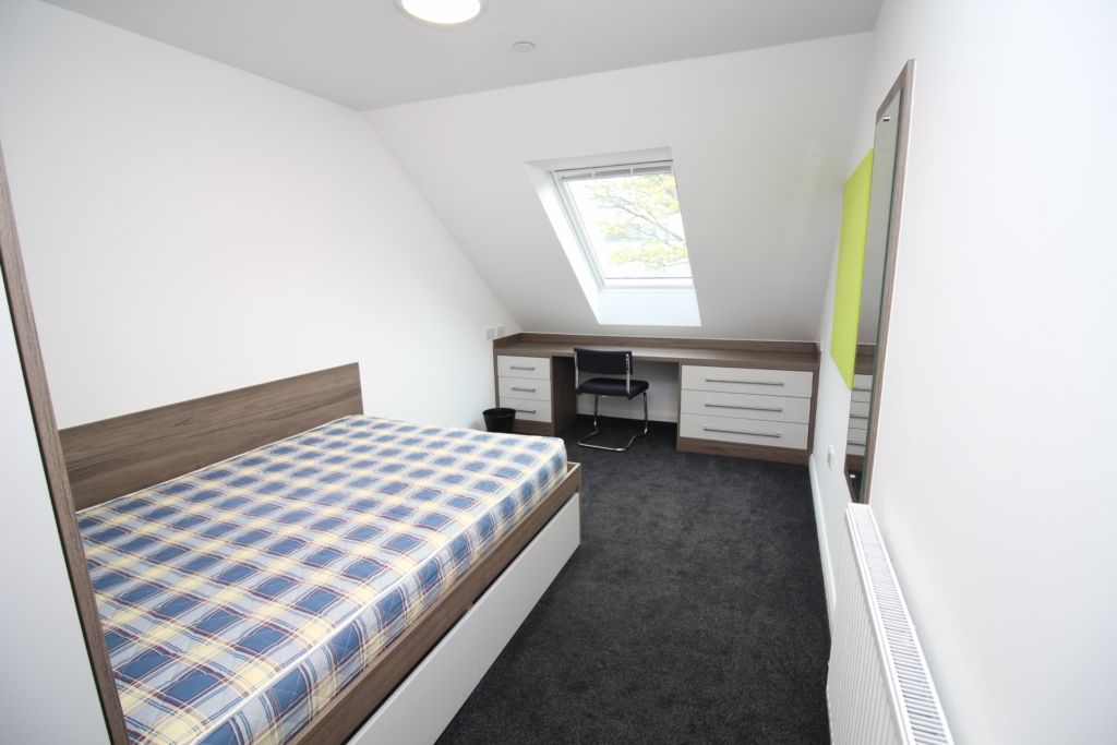 1 bed flat to rent in Brook Street, Treforest, Pontypridd CF37, £542 pppm