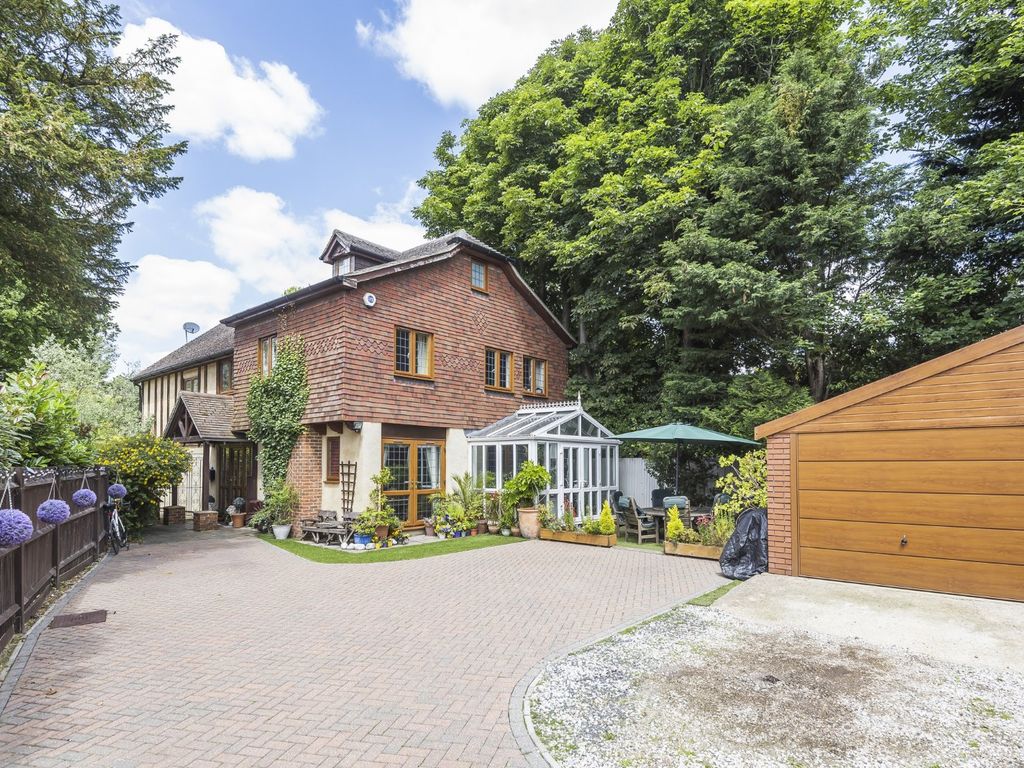5 bed detached house for sale in Chislehurst Road, Bickley, Kent BR1, £1,250,000