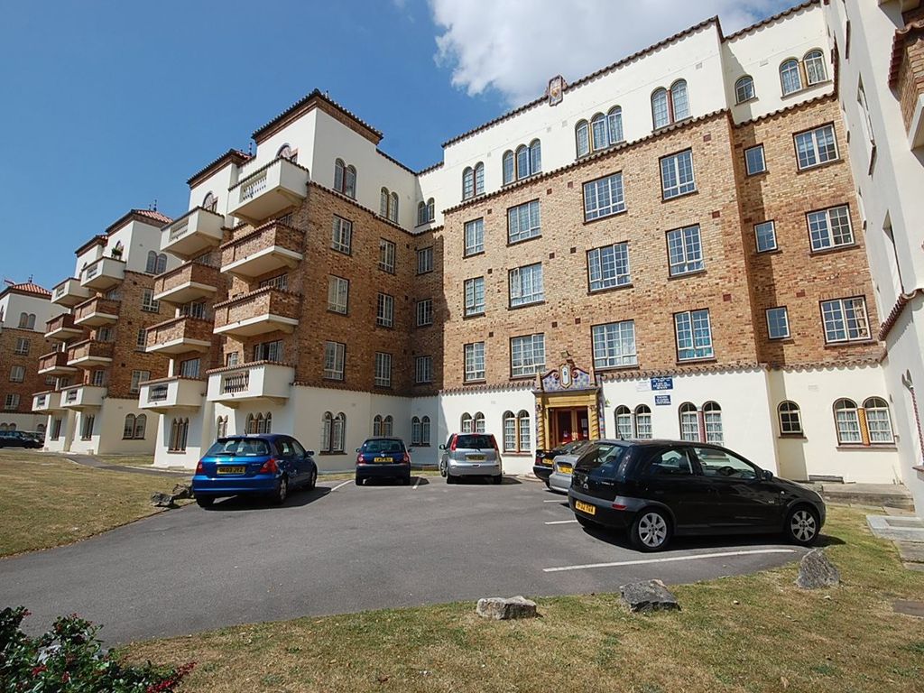 1 bed flat for sale in San Remo Towers, Sea Road, Bournemouth BH5, £155,000