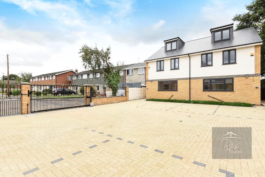 3 bed semi-detached house for sale in Whytecroft, Hounslow TW5, £625,000
