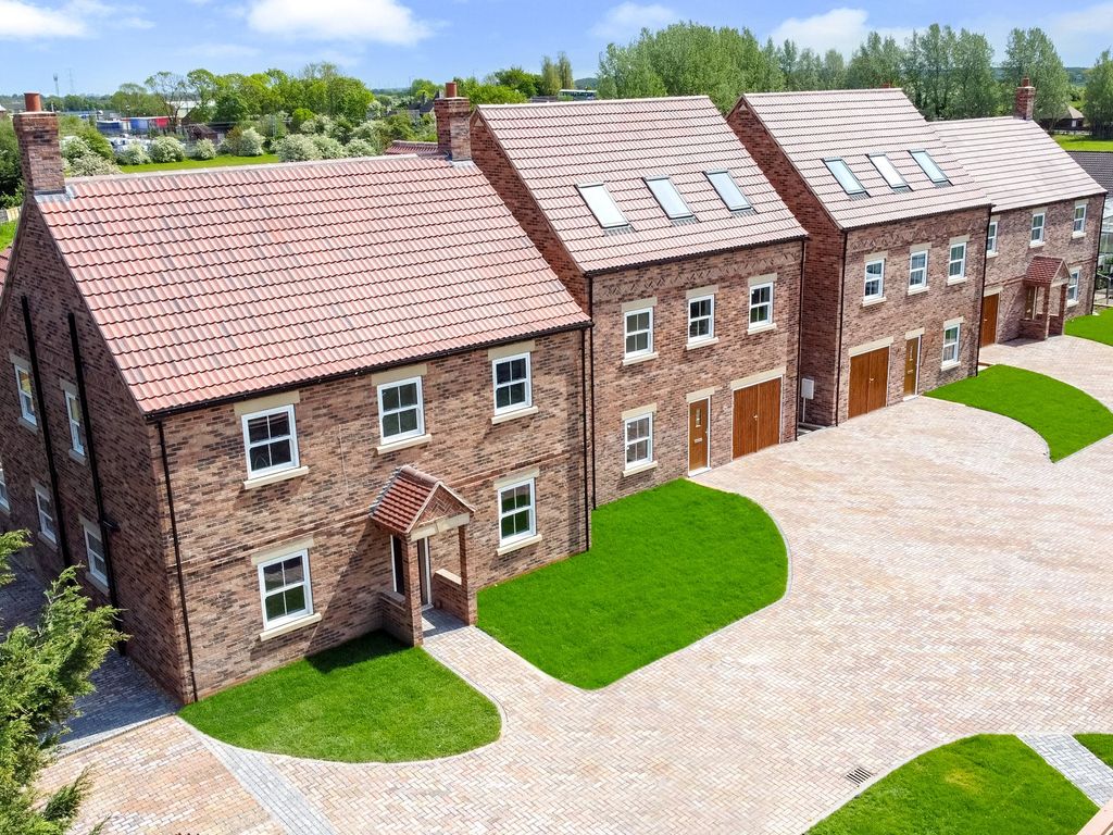 New home, 5 bed detached house for sale in Plot 1, Mill Stream View, Mill Lane DN6, £500,000
