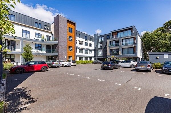1 bed flat for sale in Sandbanks Road, Poole BH15, £200,000