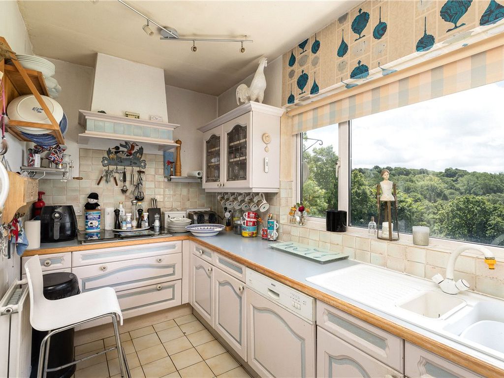 3 bed flat for sale in North Road, Bath BA2, £595,000