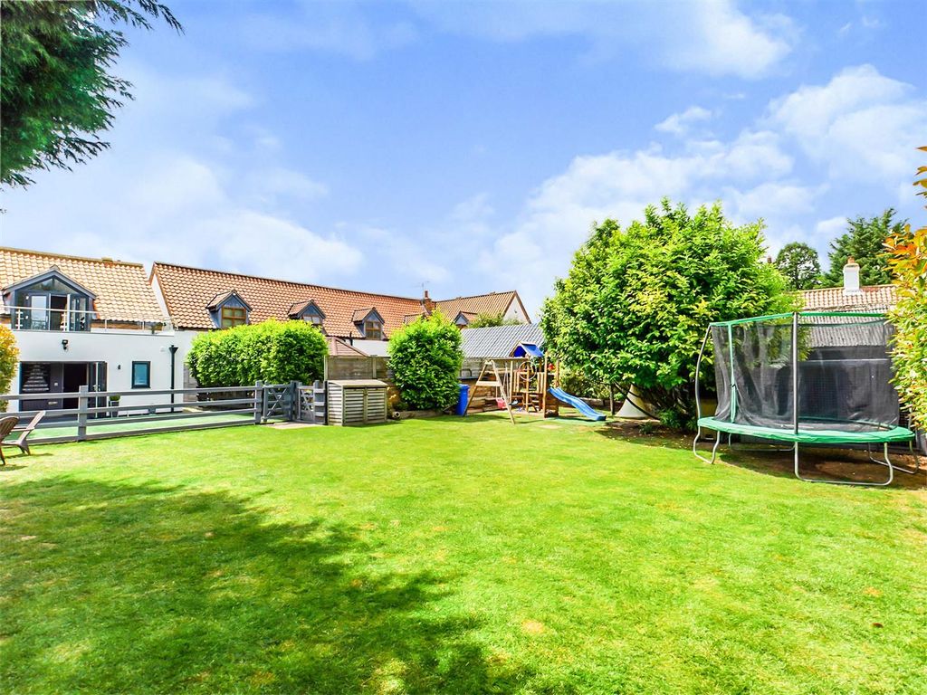 5 bed detached house for sale in The Square, Wansford, Driffield YO25, £585,000