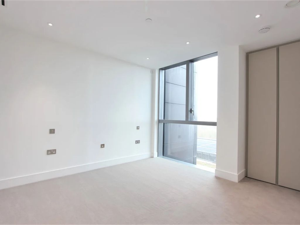 2 bed flat to rent in City Road, 250 City Rd, 2Ad EC1V, £3,499 pcm