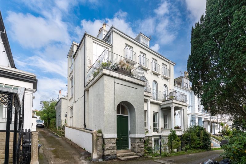 3 bed flat for sale in Florence Terrace, Falmouth TR11, £375,000