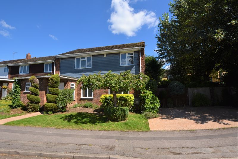 4 bed detached house for sale in Stable Lane, Seer Green, Beaconsfield HP9, £800,000