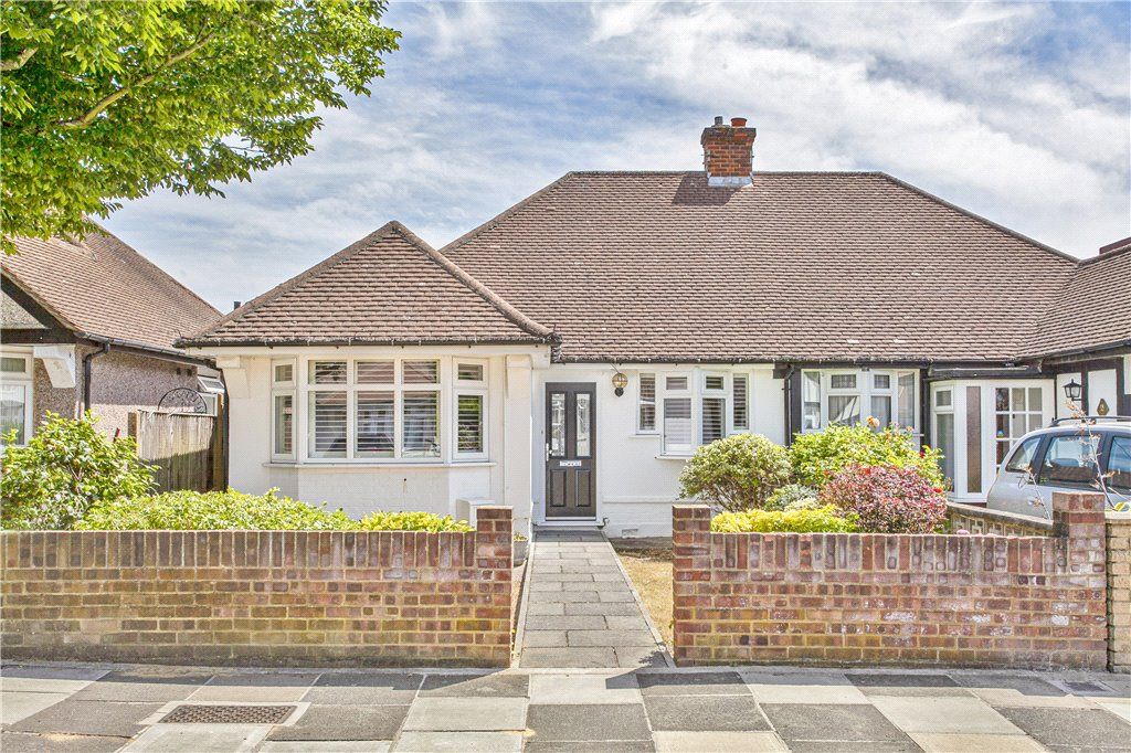 3 bed bungalow for sale in The Ridge, Twickenham TW2, £600,000