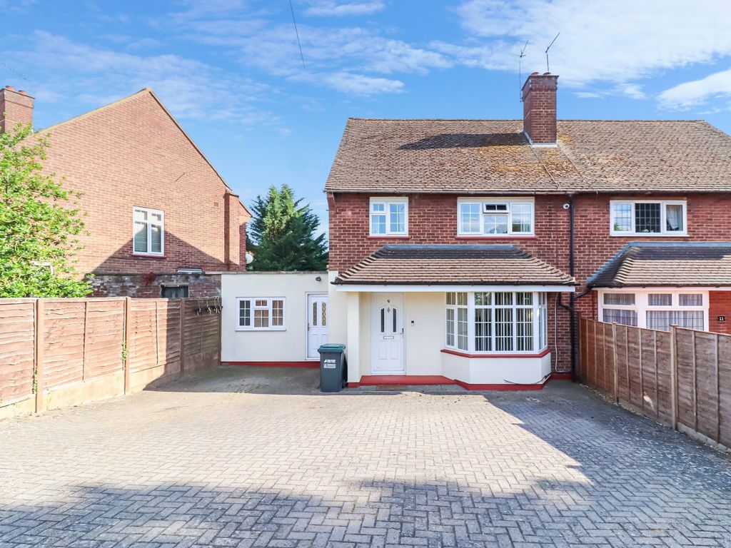 3 bed semi-detached house for sale in The Garth, Abbots Langley WD5, £539,000