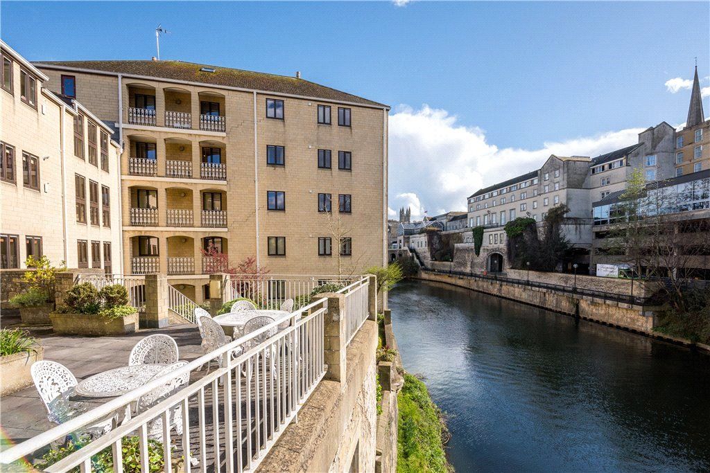 3 bed flat for sale in Northanger Court, Grove Street, Bath BA2, £625,000