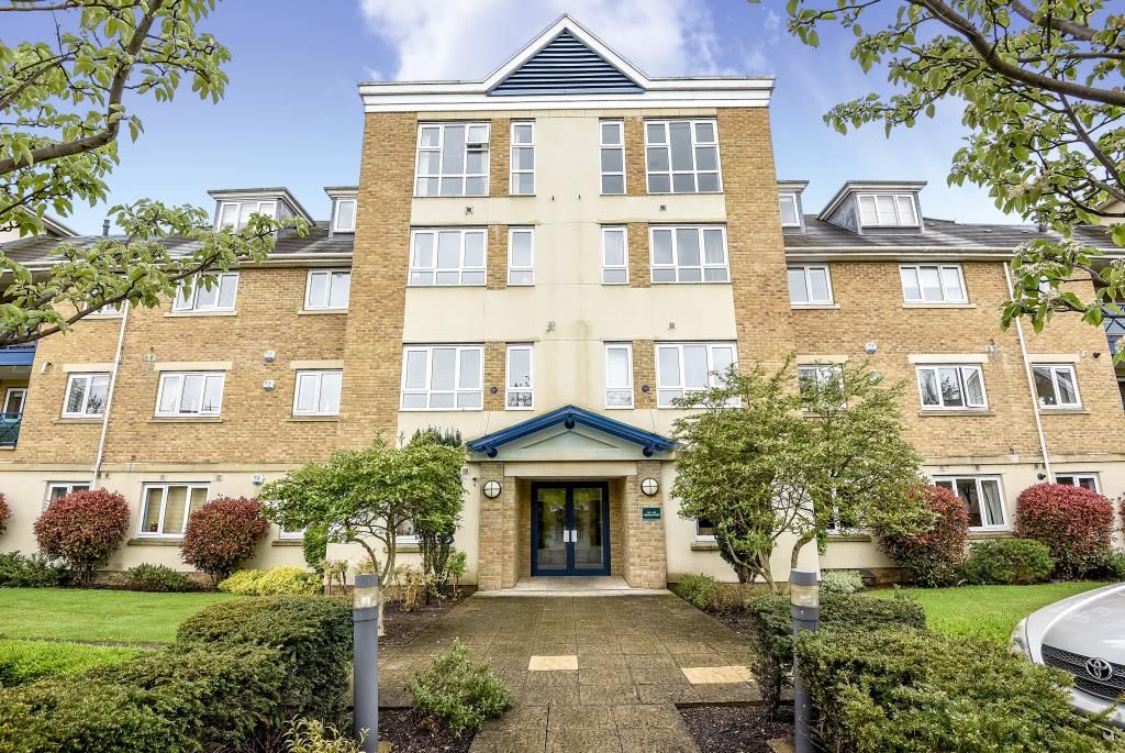 2 bed flat for sale in Waterways, Oxford OX2, £475,000