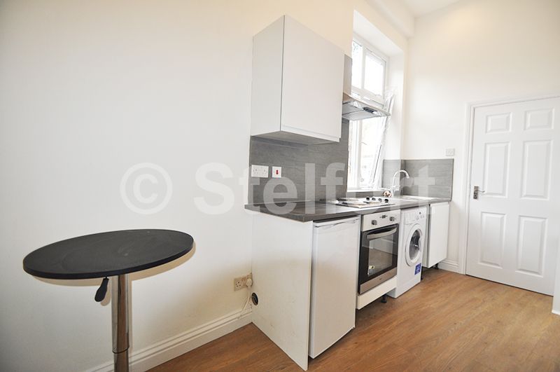 Studio to rent in Junction Road, London N19, £1,350 pcm