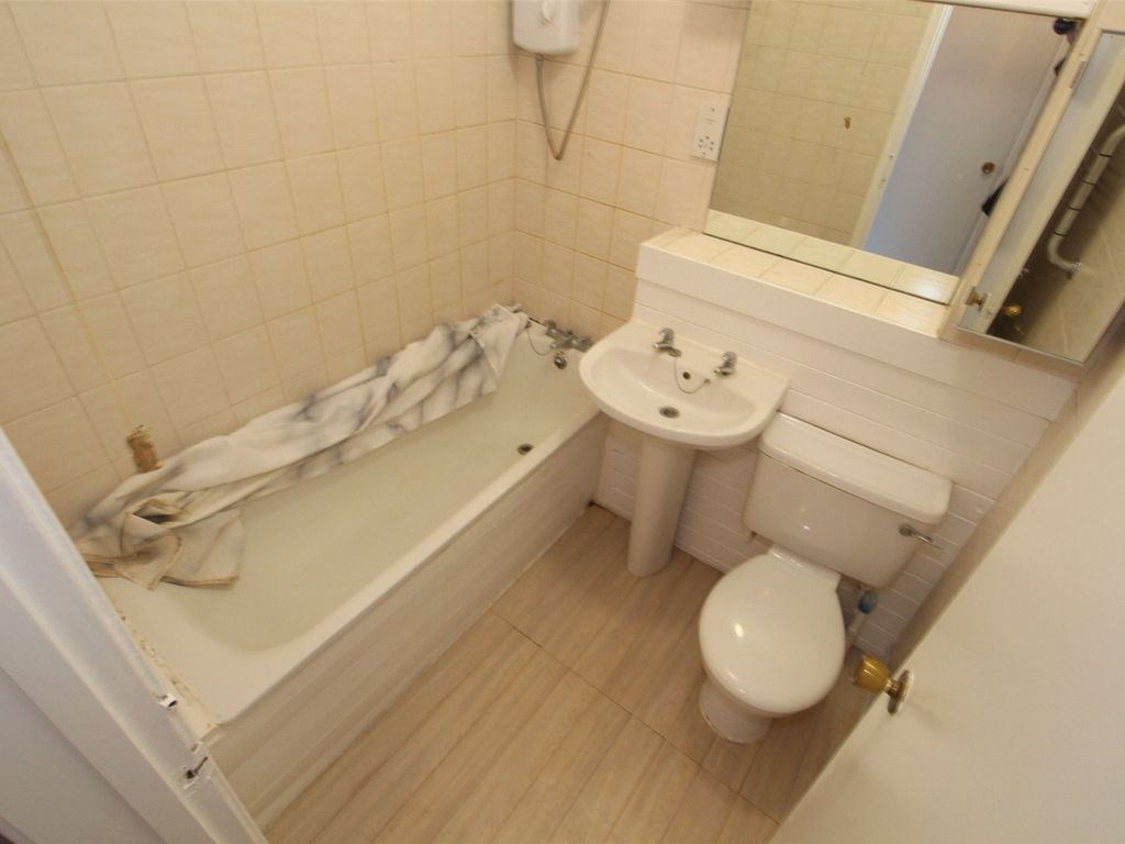 1 bed flat to rent in Battle House Mews, 1 East Barnet Road, New Barnet EN4, £1,100 pcm