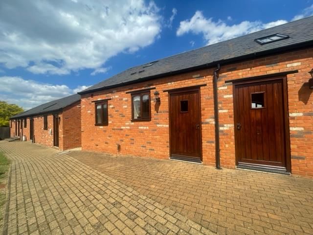 1 bed barn conversion to rent in Harrington, Northampton NN6, £1,195 pcm