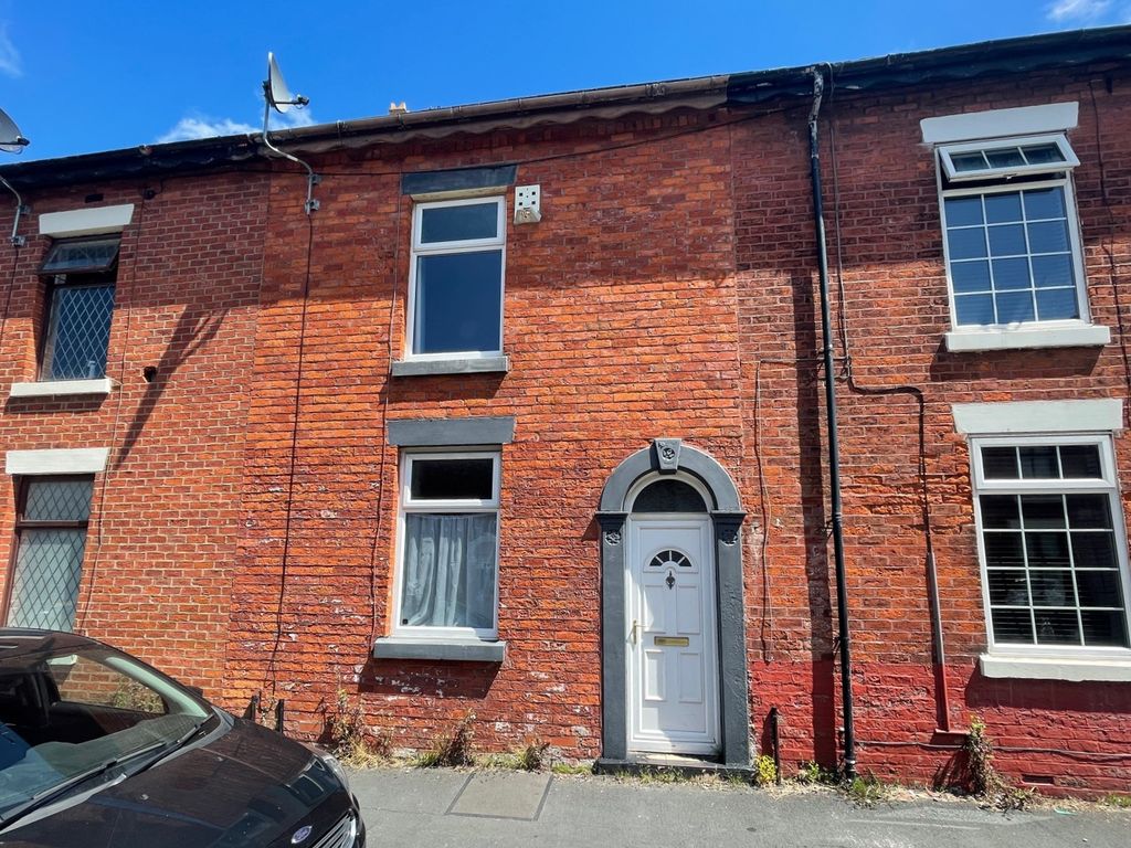 2 bed terraced house to rent in Armstrong Street, Ashton-On-Ribble PR2, £695 pcm