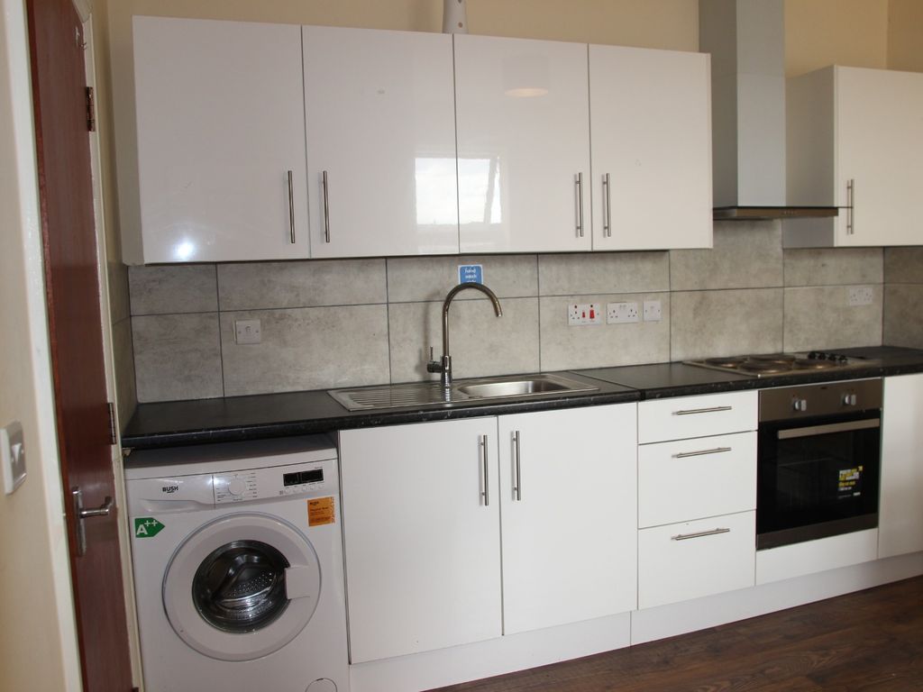 1 bed flat to rent in Turnpike Lane, London N8, £1,050 pcm