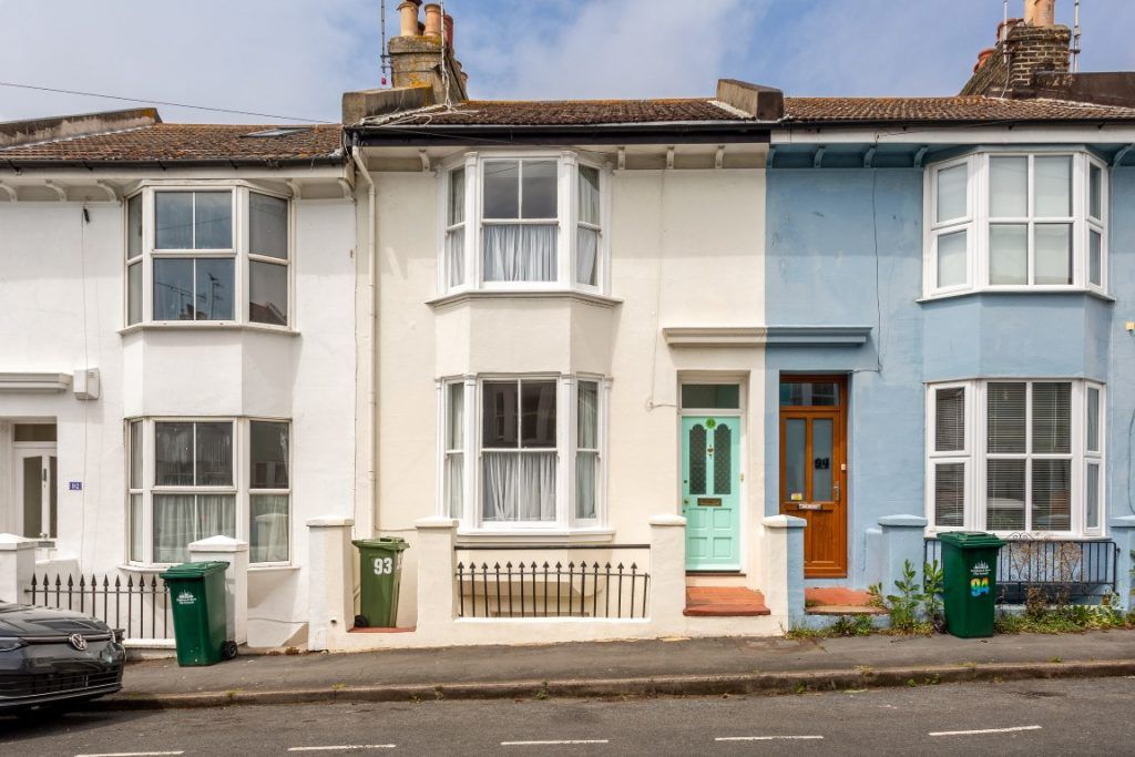 3 bed terraced house for sale in Hanover Terrace, Brighton BN2, £525,000