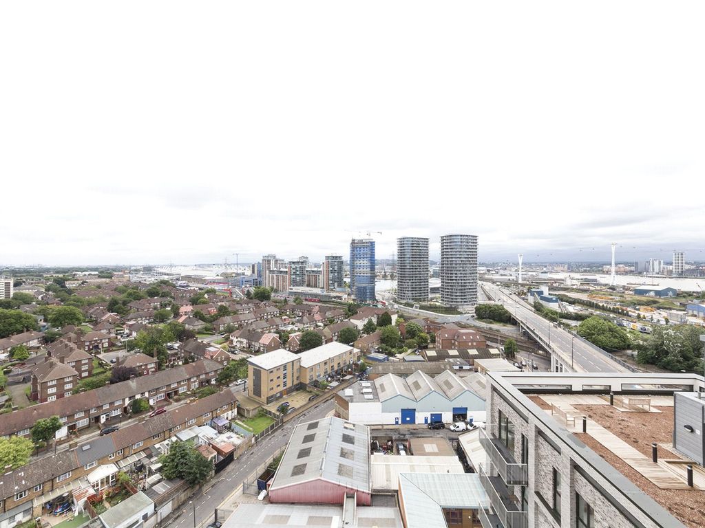 2 bed flat for sale in Thanet Tower, 6 Caxton Street North, London E16, £599,999