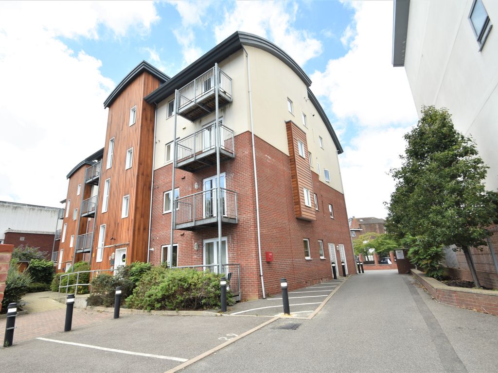2 bed flat to rent in Lion Terrace, Portsmouth PO1, £1,200 pcm