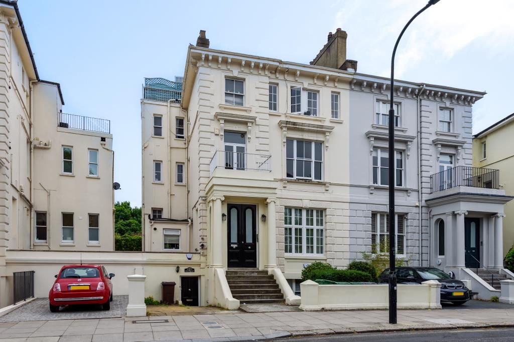 3 bed flat for sale in Buckland Crescent, Belsize Park NW3, £1,050,000