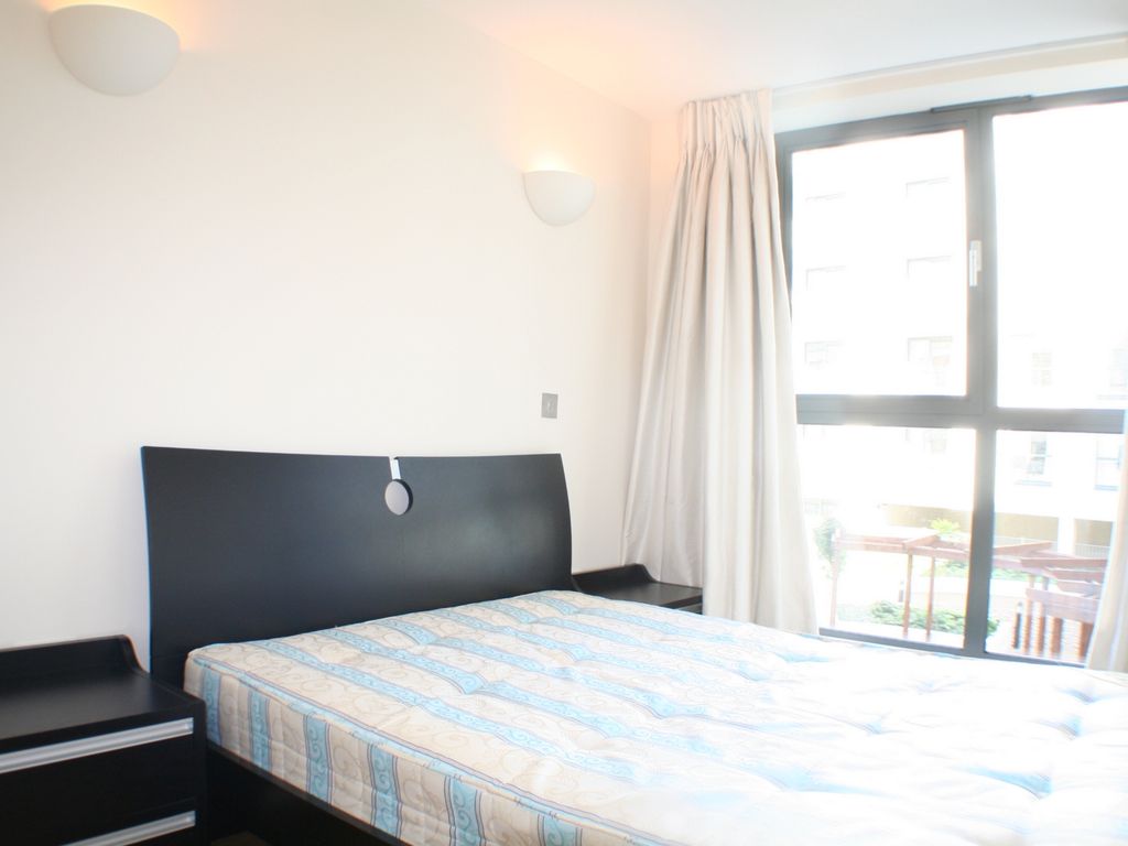 2 bed flat for sale in St Williams Court, Gifford Street, Islington N1, £748,000
