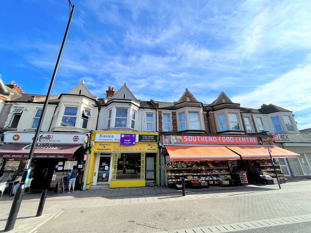 1 bed flat to rent in London Road, Southend SS1, £950 pcm