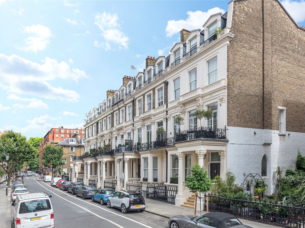 2 bed flat for sale in Earl's Court Square, Earl's Court SW5, £1,600,000
