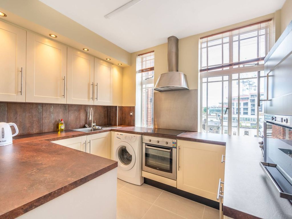 3 bed flat for sale in Queensway, Notting Hill, London W2, £1,200,000