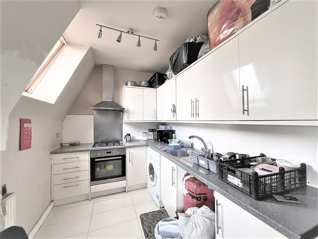 2 bed flat for sale in Ealing Road, Wembley HA0, £379,000