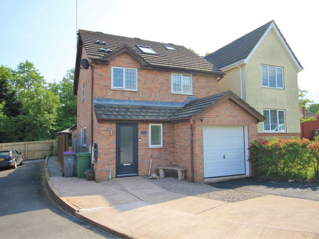 4 bed detached house for sale in Pensarn Way, Cwmbran NP44, £340,000
