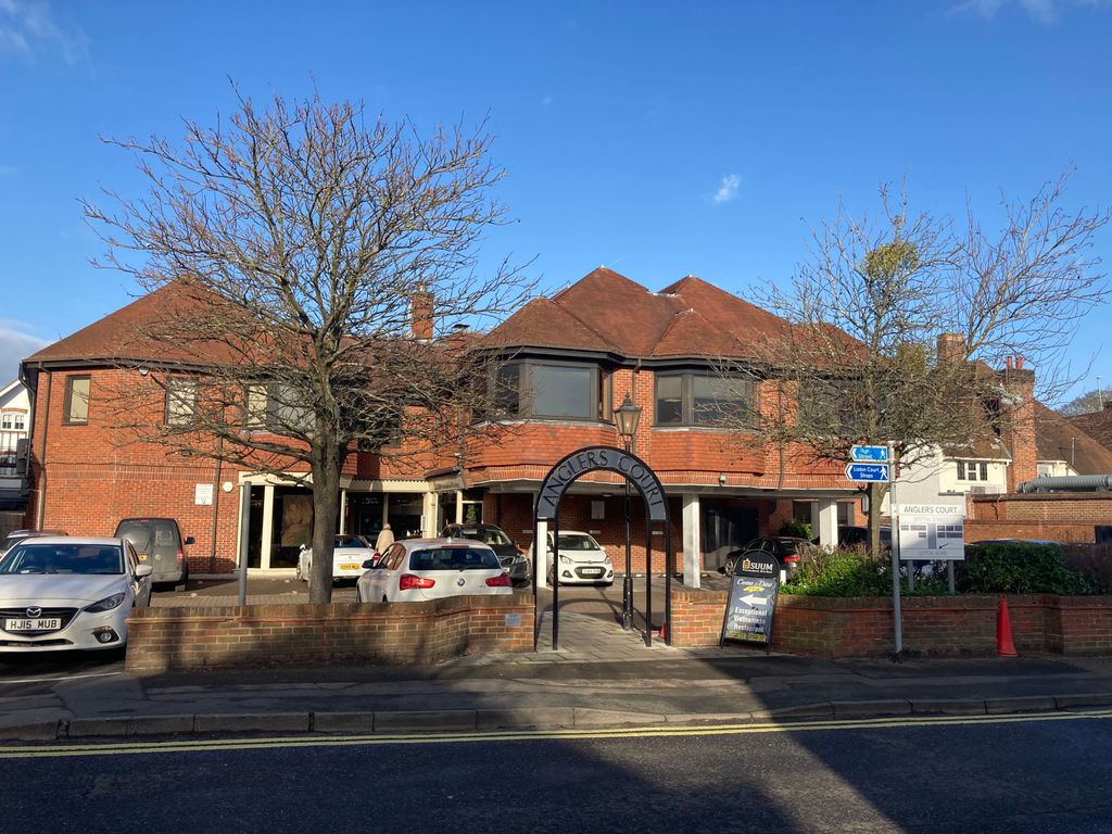 Office to let in Suite 4B Anglers Court, 34-44 Spittal Street, Marlow SL7, £16,250 pa