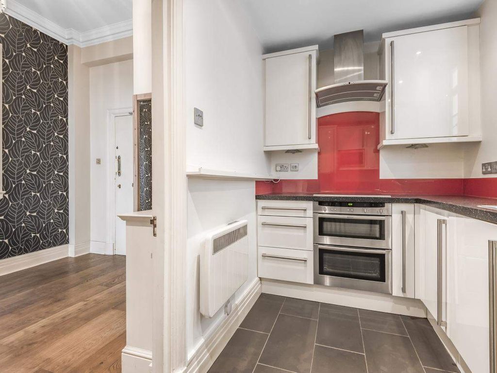 2 bed flat for sale in Baker Street, London NW1, £1,200,000