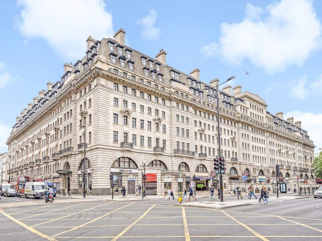 2 bed flat for sale in Baker Street, London NW1, £1,200,000