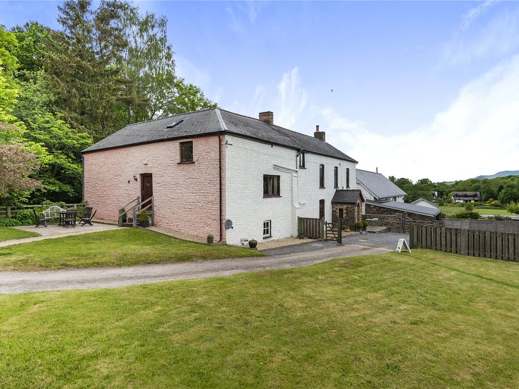 9 bed detached house for sale in Talyllyn, Brecon, Powys LD3, £900,000