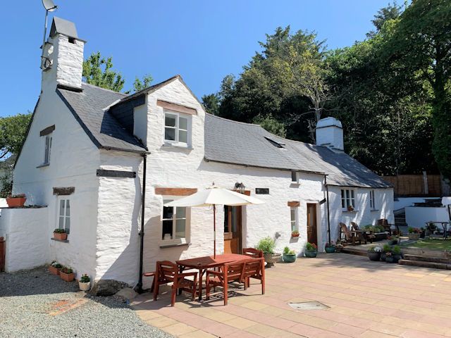 4 bed detached house for sale in Aberdovey Road, Aberdovey LL35, £595,000