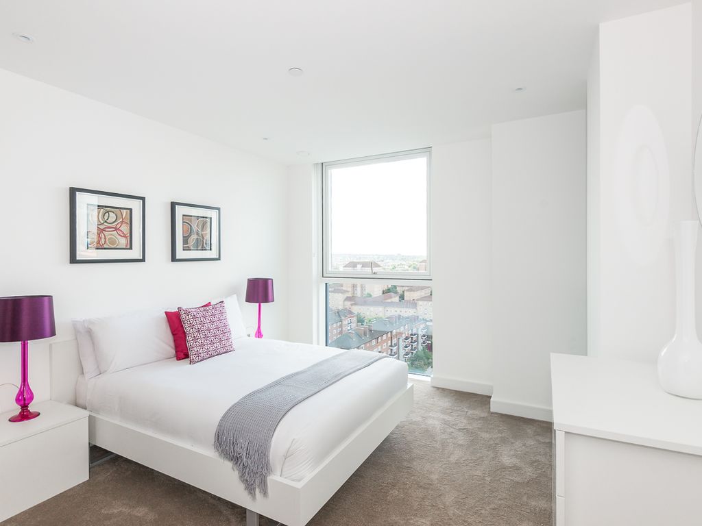 1 bed flat for sale in Hebden Place, Nine Elms SW8, £675,000