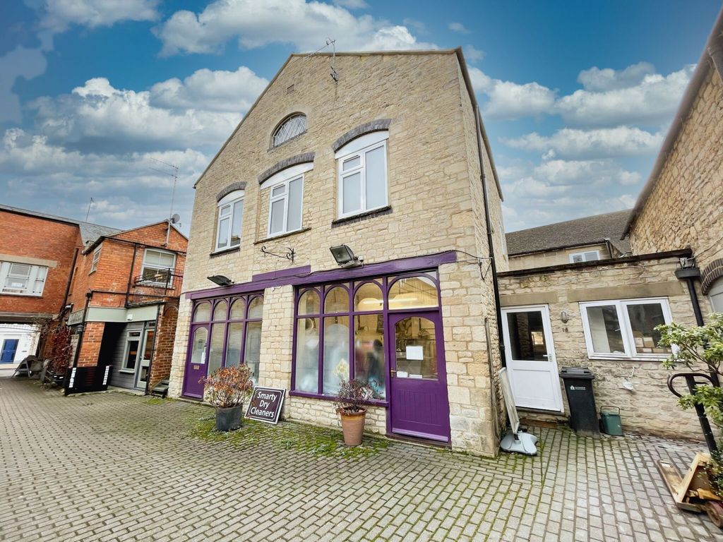 2 bed terraced house for sale in Warren Gorse Mews, Cricklade Street, Cirencester GL7, £375,000